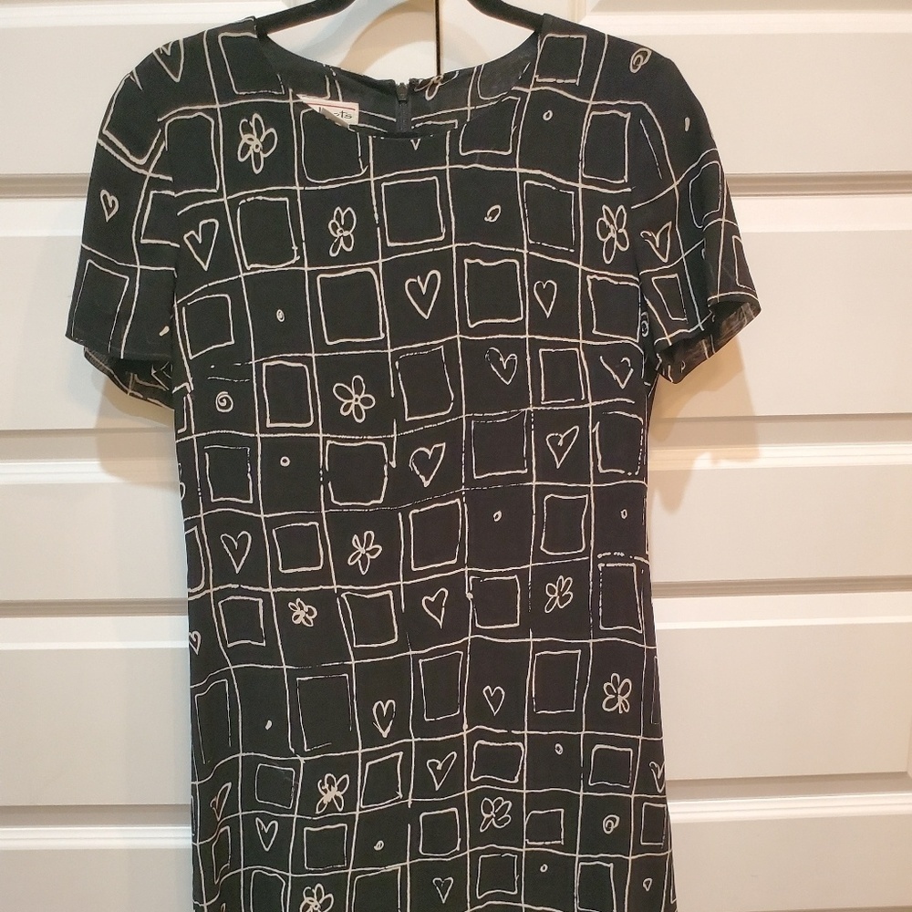 Dress‎